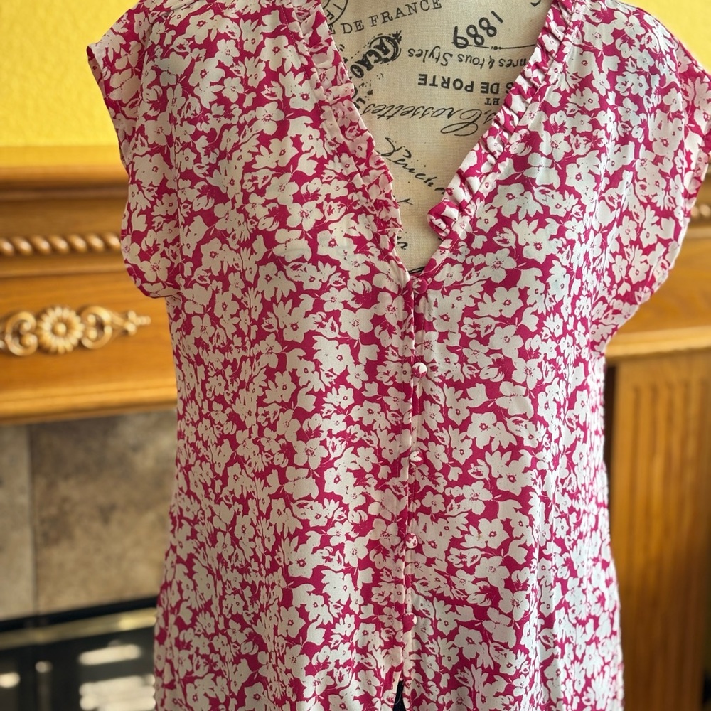 Bobeau White and Pink Ruffled Blouse